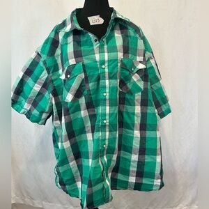 Casual Green Plaid Button-Down Shirt